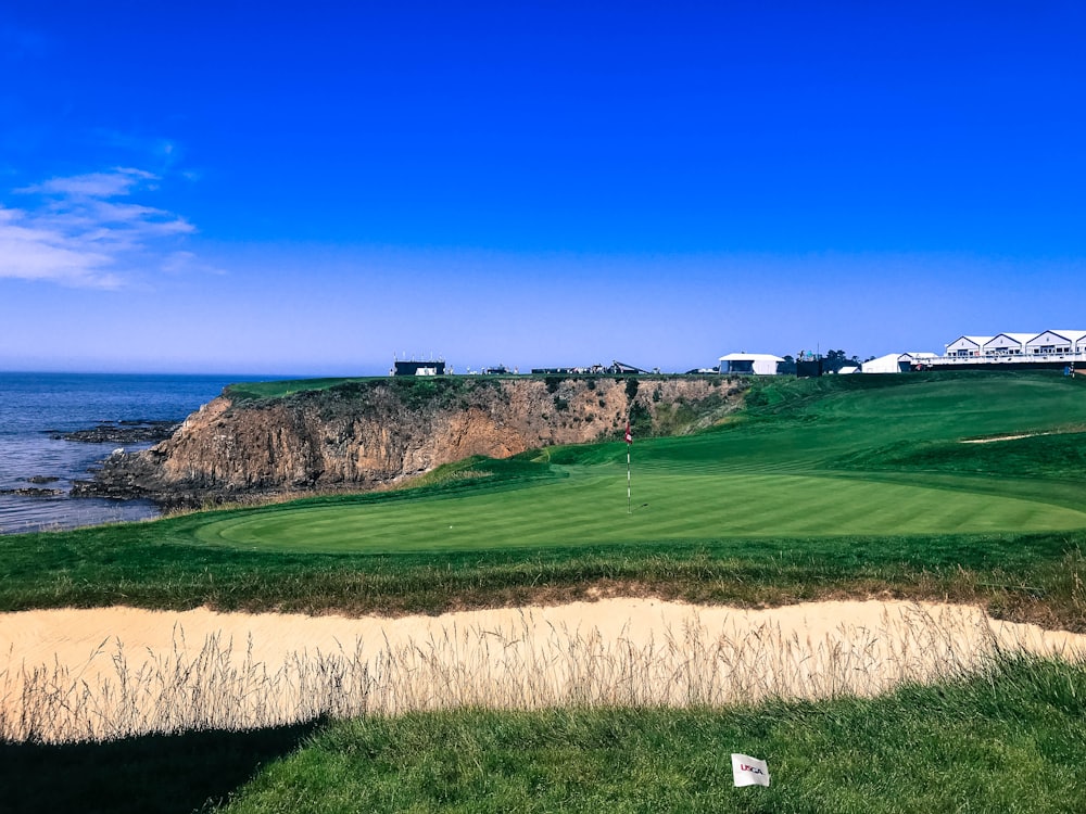 Coastal championship golf green beside the Pacific on the Monterey Peninsula, California, a Saunter Luxury Experiences destination